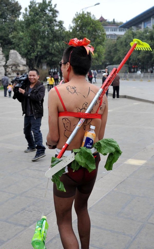 �����������ɱ�����˿��ͺ����¿��ν�(��ͼ)