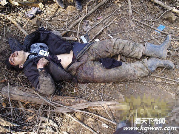 俄军投4吨弹药炸毁恐怖分子兵工厂 尸体残体满地(直击组图57P)